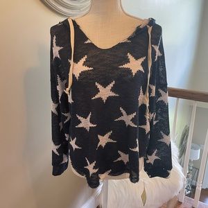 Light weight Star sweater with hood.